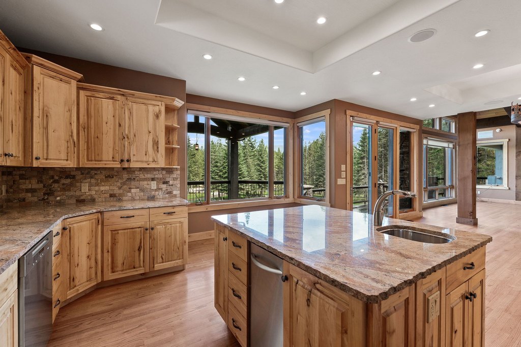 Bigfork, Montana, 59911, United States, 4 Bedrooms Bedrooms, ,4.5 BathroomsBathrooms,Residential,Forsale,1914975
