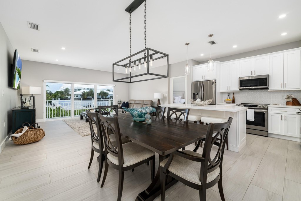 Duck, Florida, 33050, United States, 4 Bedrooms Bedrooms, ,3 BathroomsBathrooms,Residential,Forsale,1953790