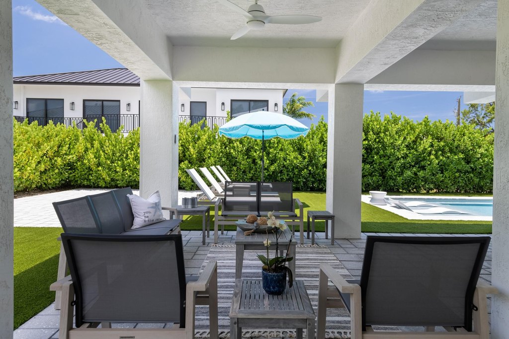 Duck, Florida, 33050, United States, 4 Bedrooms Bedrooms, ,3 BathroomsBathrooms,Residential,Forsale,1953790