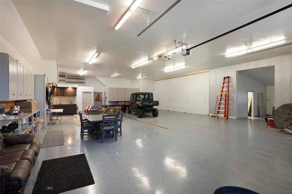 Manhattan, Montana, 59741, United States, 5 Bedrooms Bedrooms, ,4 BathroomsBathrooms,Residential,Forsale,1915000