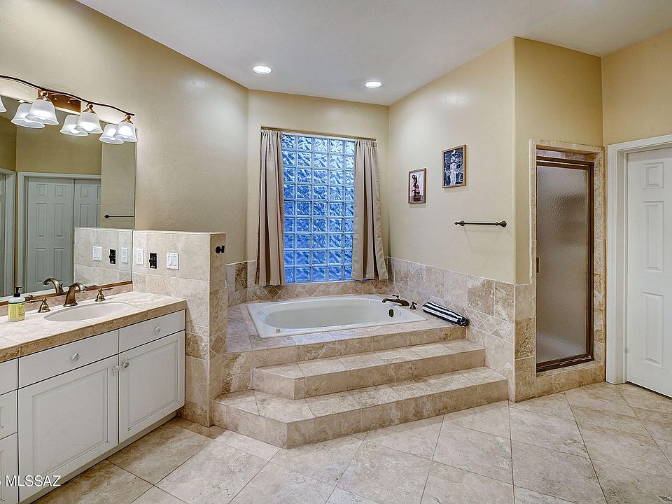 Tucson, Arizona, 85718, United States, 5 Bedrooms Bedrooms, ,4 BathroomsBathrooms,Residential,Forsale,1919203