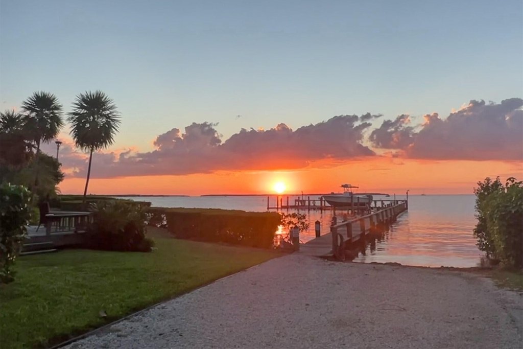 Upper Matecumbe Key Islamorada, Florida, 33036, United States, 4 Bedrooms Bedrooms, ,4 BathroomsBathrooms,Residential,Forsale,1944351