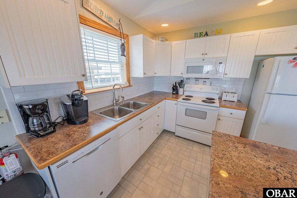 Buxton, North Carolina, 27920, United States, 4 Bedrooms Bedrooms, ,4 BathroomsBathrooms,Residential,Forsale,1914406