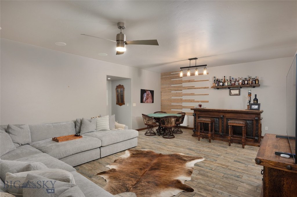 Manhattan, Montana, 59741, United States, 5 Bedrooms Bedrooms, ,4 BathroomsBathrooms,Residential,Forsale,1915000