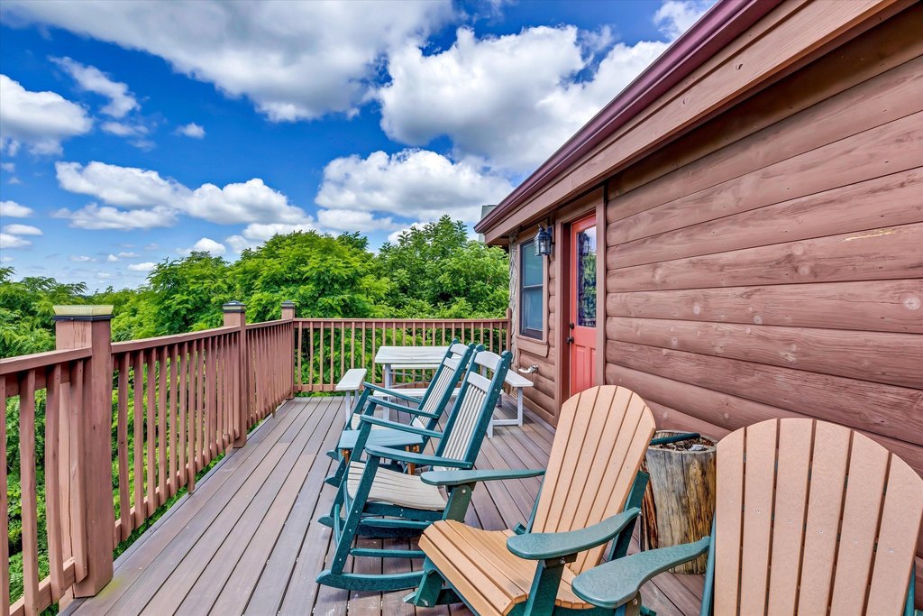 Sevierville, Tennessee, 37876, United States, 3 Bedrooms Bedrooms, ,3.5 BathroomsBathrooms,Residential,Forsale,1894437