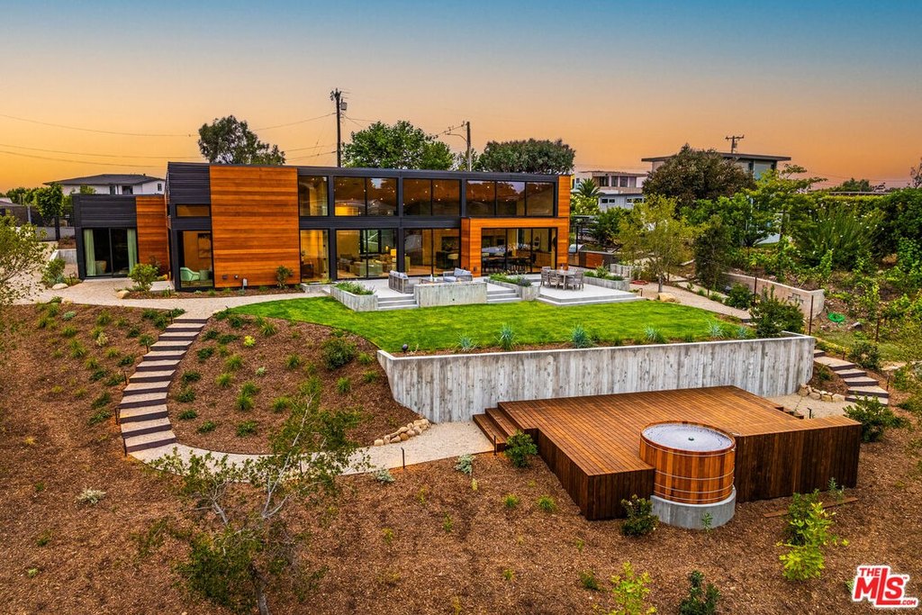 Malibu, California, 90265, United States, 3 Bedrooms Bedrooms, ,3 BathroomsBathrooms,Residential,Forsale,1922125
