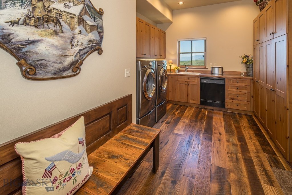 Bozeman, Montana, 59715, United States, 5 Bedrooms Bedrooms, ,5.5 BathroomsBathrooms,Residential,Forsale,1941168