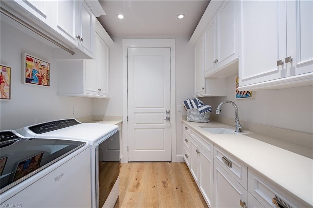 NAPLES, Florida, 34102, United States, 4 Bedrooms Bedrooms, ,4.5 BathroomsBathrooms,Residential,Forsale,1995085