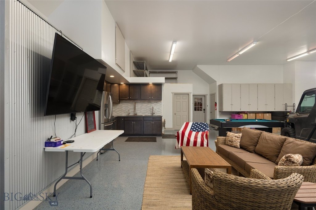 Manhattan, Montana, 59741, United States, 5 Bedrooms Bedrooms, ,4 BathroomsBathrooms,Residential,Forsale,1915000