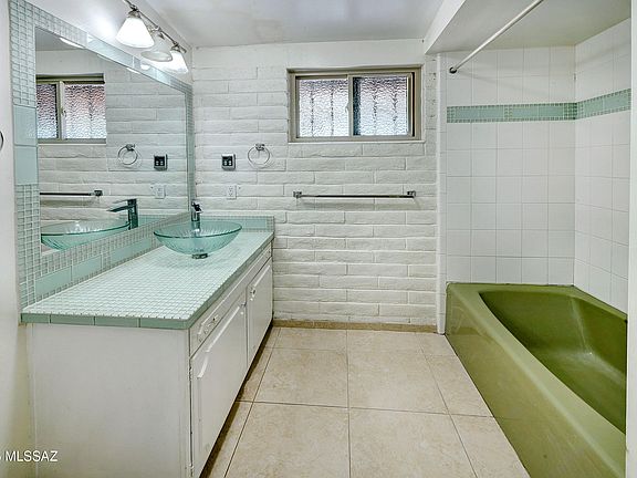 Tucson, Arizona, 85718, United States, 3 Bedrooms Bedrooms, ,3 BathroomsBathrooms,Residential,Forsale,1919204