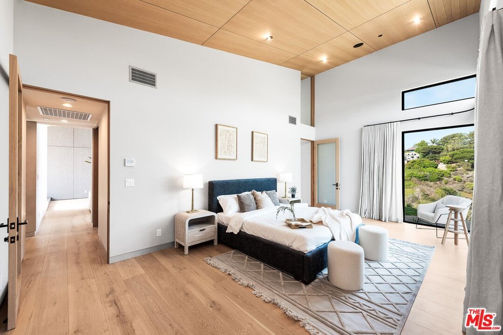Malibu, California, 90265, United States, 3 Bedrooms Bedrooms, ,3 BathroomsBathrooms,Residential,Forsale,1922125