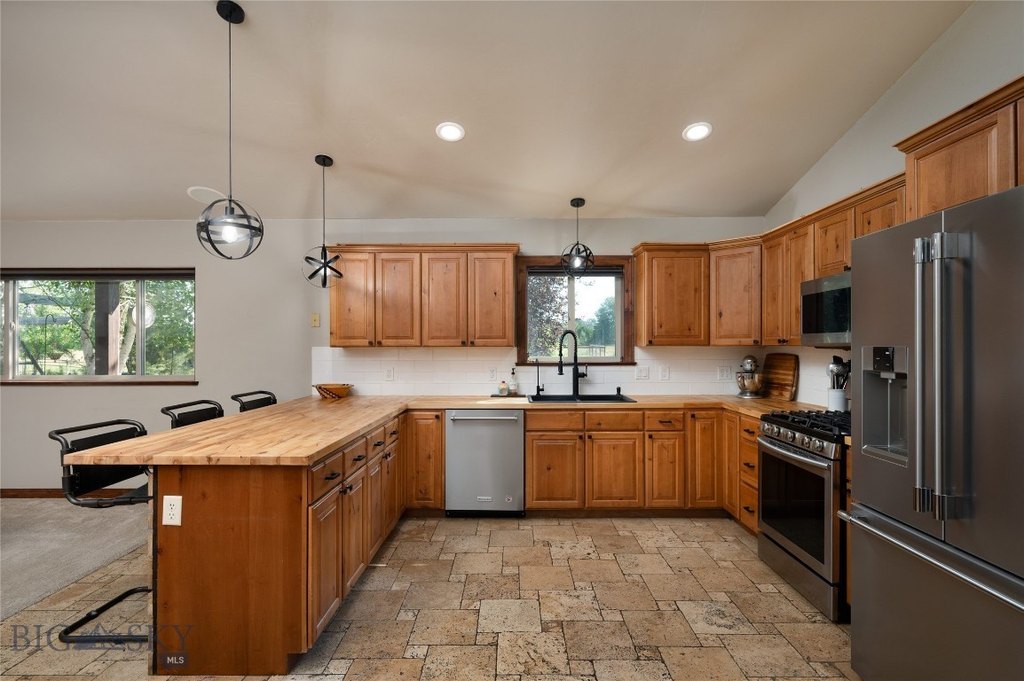 Manhattan, Montana, 59741, United States, 5 Bedrooms Bedrooms, ,4 BathroomsBathrooms,Residential,Forsale,1915000