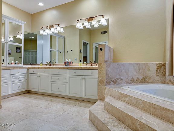 Tucson, Arizona, 85718, United States, 5 Bedrooms Bedrooms, ,4 BathroomsBathrooms,Residential,Forsale,1919203