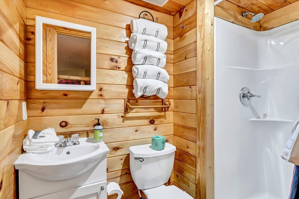 Sevierville, Tennessee, 37876, United States, 3 Bedrooms Bedrooms, ,3.5 BathroomsBathrooms,Residential,Forsale,1894437