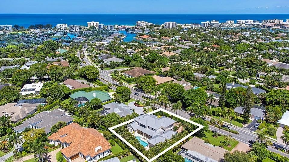 NAPLES, Florida, 34102, United States, 4 Bedrooms Bedrooms, ,4.5 BathroomsBathrooms,Residential,Forsale,1995085