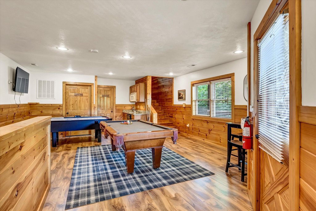 Sevierville, Tennessee, 37876, United States, 3 Bedrooms Bedrooms, ,3.5 BathroomsBathrooms,Residential,Forsale,1894437