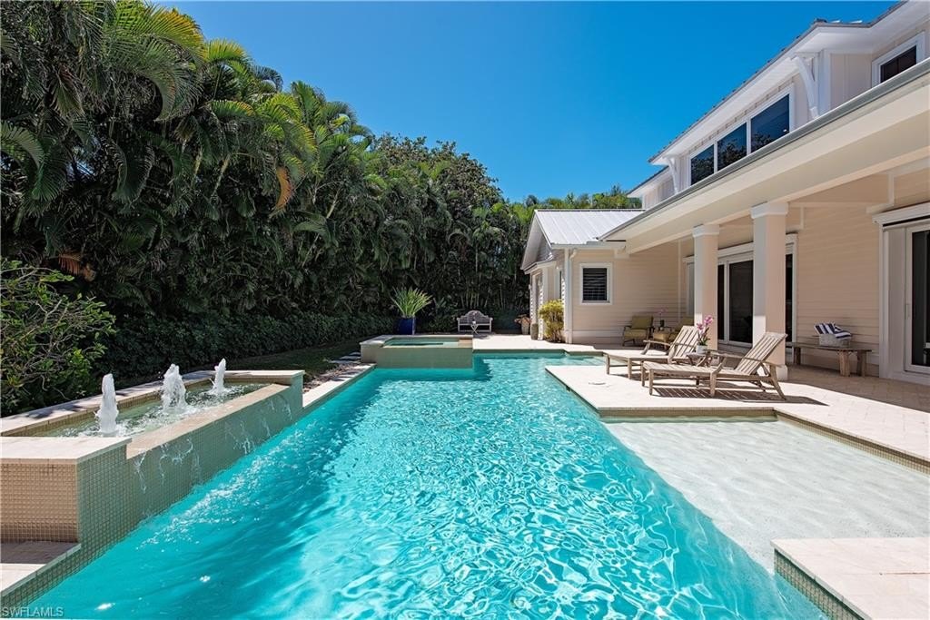 NAPLES, Florida, 34102, United States, 4 Bedrooms Bedrooms, ,4.5 BathroomsBathrooms,Residential,Forsale,1995085