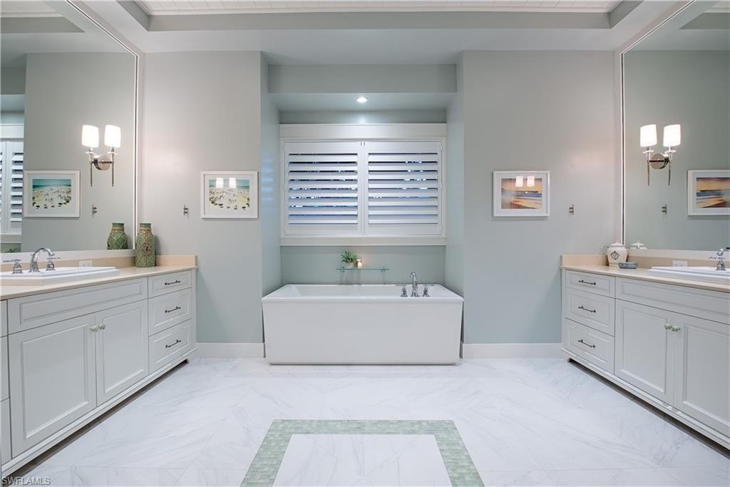 NAPLES, Florida, 34102, United States, 4 Bedrooms Bedrooms, ,4.5 BathroomsBathrooms,Residential,Forsale,1995085