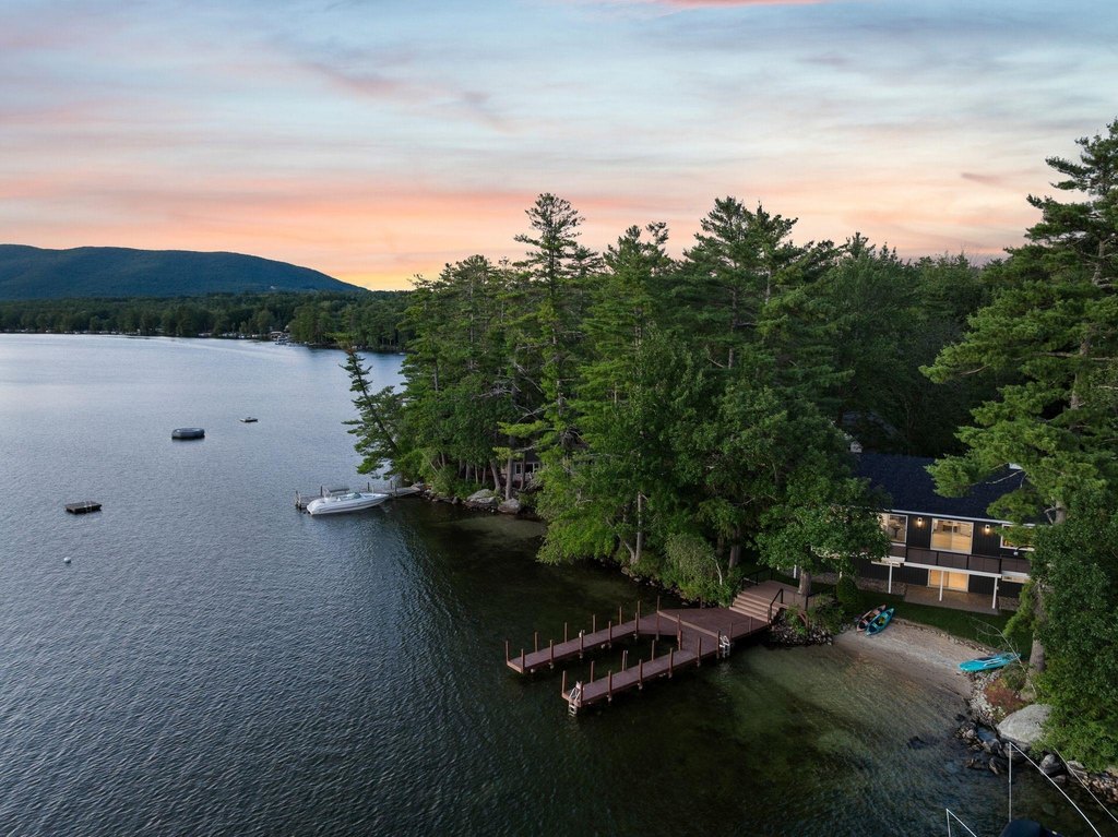 Moultonborough, New Hampshire, 03254, United States, 4 Bedrooms Bedrooms, ,4 BathroomsBathrooms,Residential,Forsale,1941236
