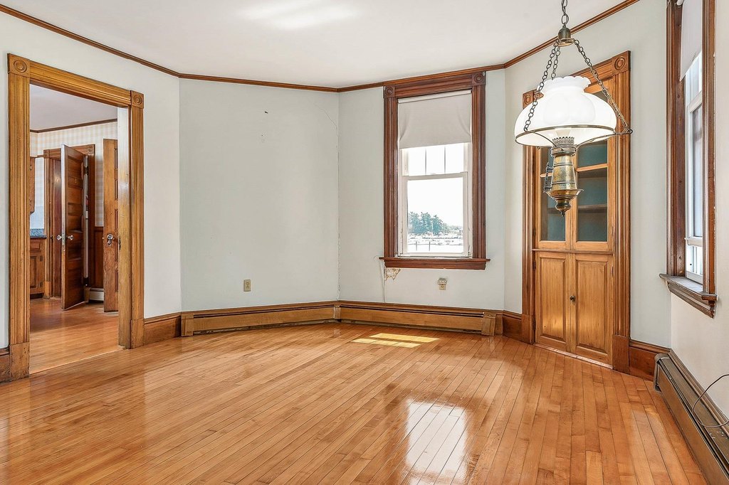 Kittery, Maine, 03904, United States, 7 Bedrooms Bedrooms, ,3 BathroomsBathrooms,Residential,Forsale,1941233
