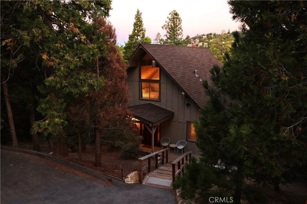 Lake Arrowhead, California, 92352, United States, 4 Bedrooms Bedrooms, ,2 BathroomsBathrooms,Residential,Forsale,1908070