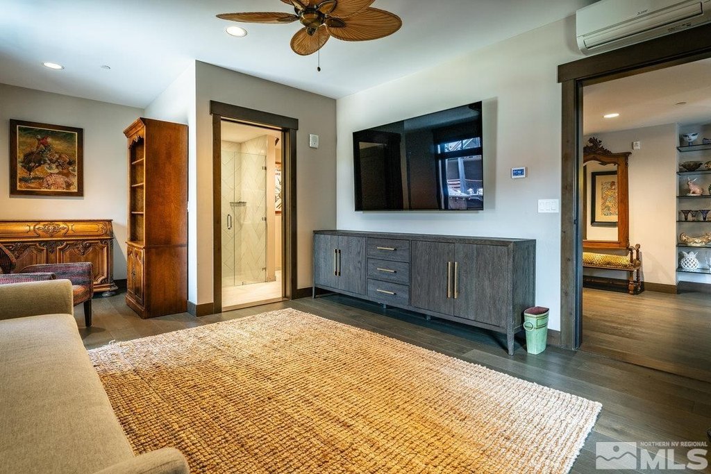 Stateline, Nevada, 89449, United States, 2 Bedrooms Bedrooms, ,3 BathroomsBathrooms,Residential,Forsale,1920161