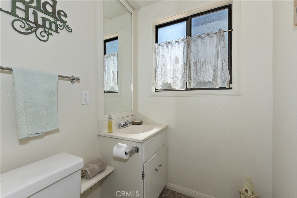 Lake Arrowhead, California, 92352, United States, 3 Bedrooms Bedrooms, ,2.5 BathroomsBathrooms,Residential,Forsale,1934025