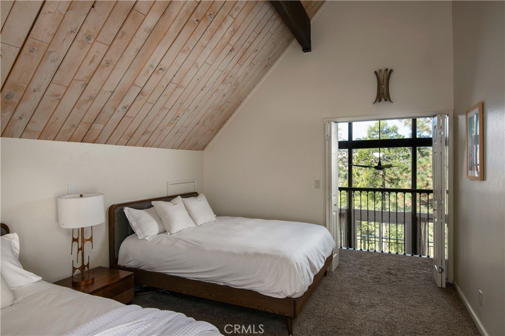 Lake Arrowhead, California, 92352, United States, 4 Bedrooms Bedrooms, ,2 BathroomsBathrooms,Residential,Forsale,1908070