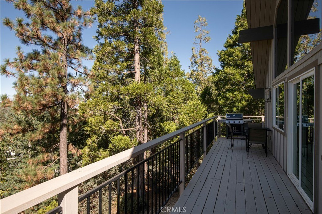 Lake Arrowhead, California, 92352, United States, 4 Bedrooms Bedrooms, ,2 BathroomsBathrooms,Residential,Forsale,1908070