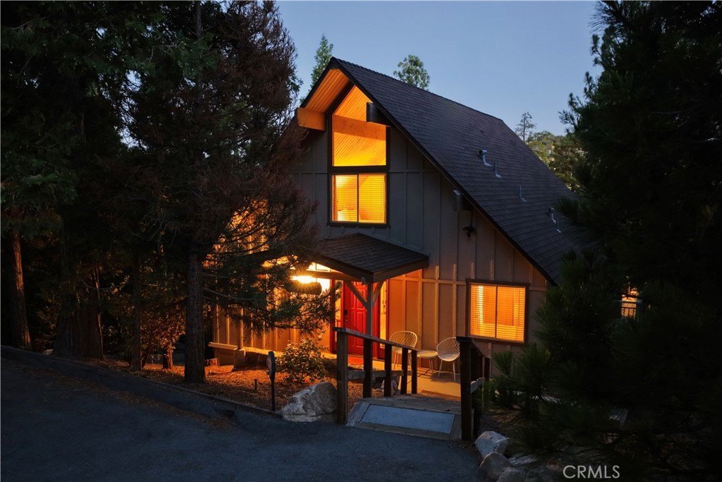 Lake Arrowhead, California, 92352, United States, 4 Bedrooms Bedrooms, ,2 BathroomsBathrooms,Residential,Forsale,1908070