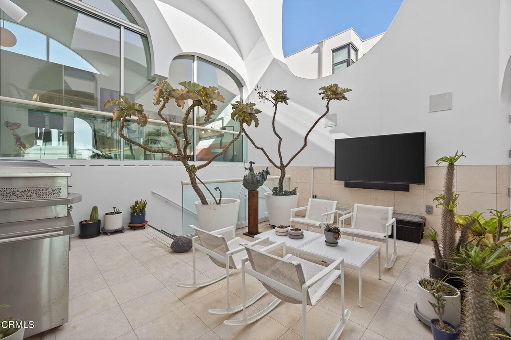 Oxnard, California, 93035, United States, 4 Bedrooms Bedrooms, ,4.5 BathroomsBathrooms,Residential,Forsale,1941487