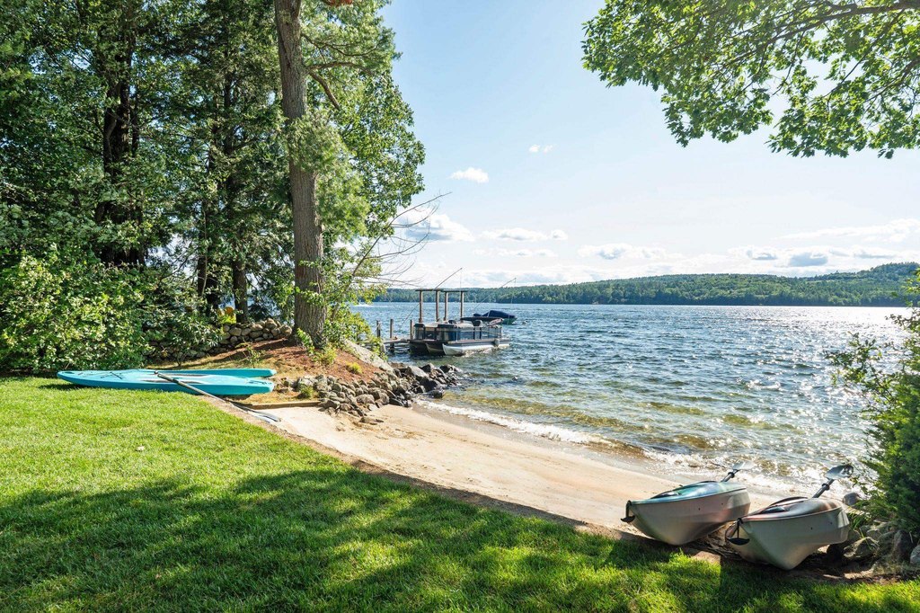 Moultonborough, New Hampshire, 03254, United States, 4 Bedrooms Bedrooms, ,4 BathroomsBathrooms,Residential,Forsale,1941236
