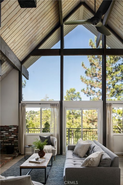 Lake Arrowhead, California, 92352, United States, 4 Bedrooms Bedrooms, ,2 BathroomsBathrooms,Residential,Forsale,1908070