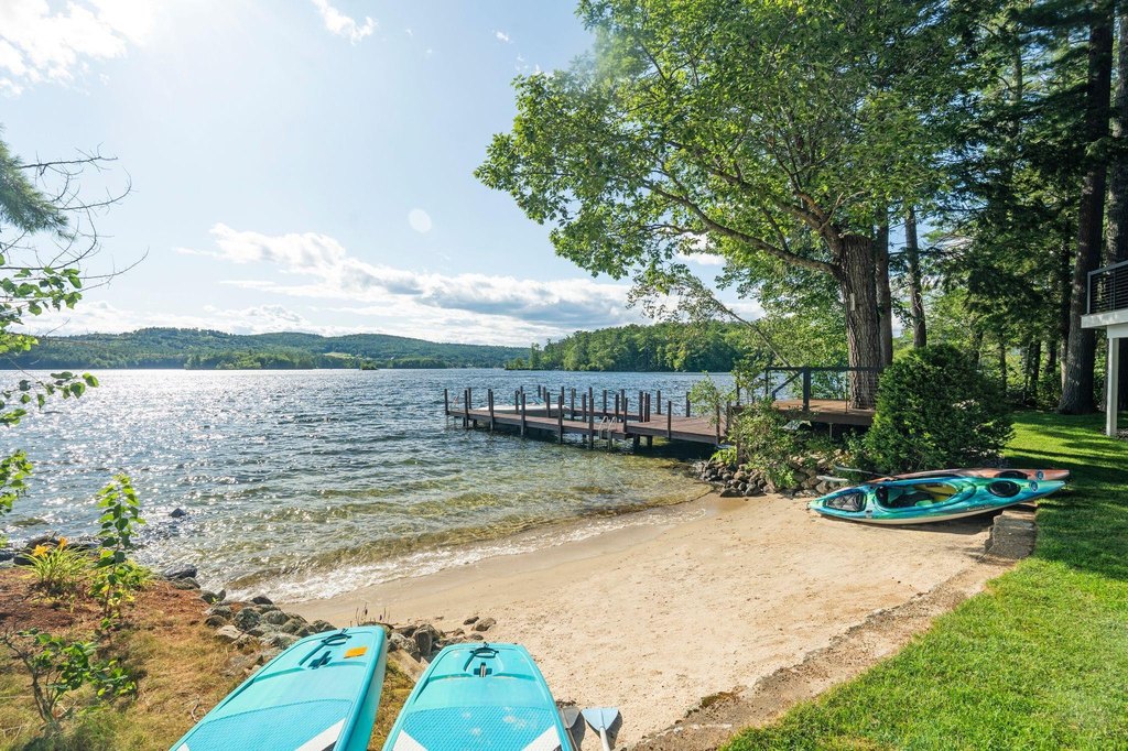 Moultonborough, New Hampshire, 03254, United States, 4 Bedrooms Bedrooms, ,4 BathroomsBathrooms,Residential,Forsale,1941236