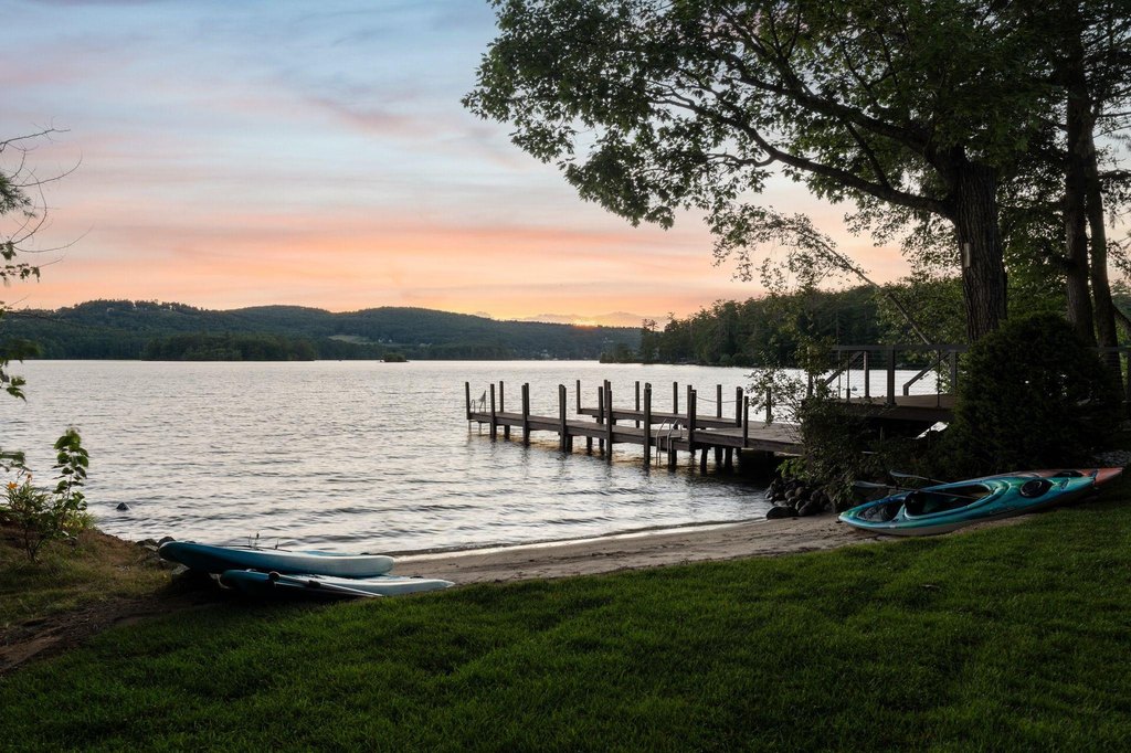 Moultonborough, New Hampshire, 03254, United States, 4 Bedrooms Bedrooms, ,4 BathroomsBathrooms,Residential,Forsale,1941236