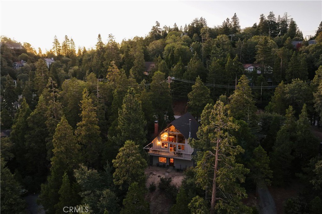 Lake Arrowhead, California, 92352, United States, 4 Bedrooms Bedrooms, ,2 BathroomsBathrooms,Residential,Forsale,1908070