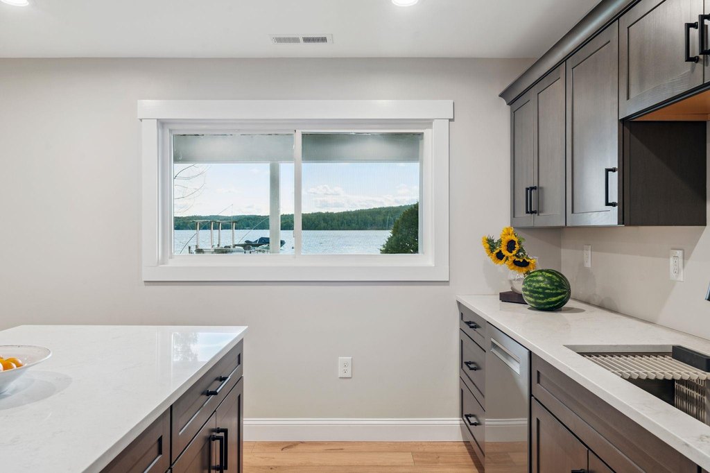 Moultonborough, New Hampshire, 03254, United States, 4 Bedrooms Bedrooms, ,4 BathroomsBathrooms,Residential,Forsale,1941236