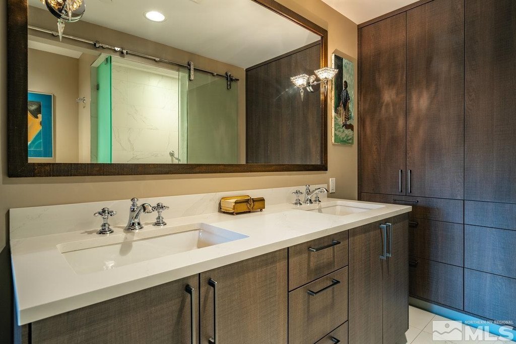 Stateline, Nevada, 89449, United States, 2 Bedrooms Bedrooms, ,3 BathroomsBathrooms,Residential,Forsale,1920161