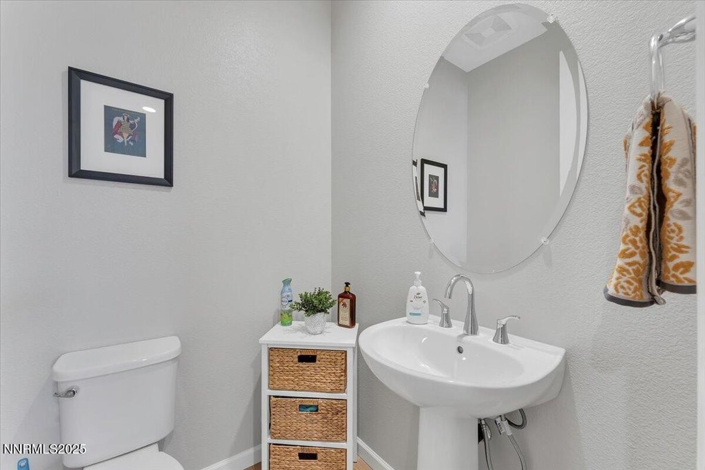 Sparks, Nevada, 89436, United States, 5 Bedrooms Bedrooms, ,3.5 BathroomsBathrooms,Residential,Forsale,1910318
