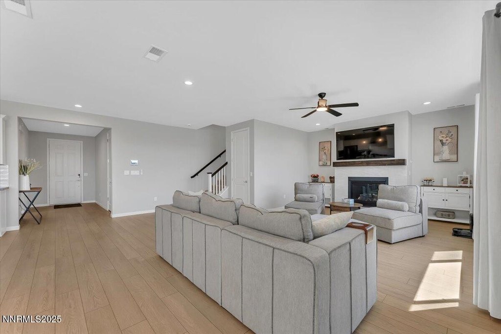Sparks, Nevada, 89436, United States, 5 Bedrooms Bedrooms, ,3.5 BathroomsBathrooms,Residential,Forsale,1910318