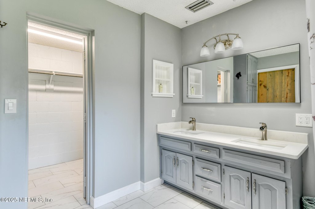 Palatka, Florida, 32177, United States, 4 Bedrooms Bedrooms, ,3 BathroomsBathrooms,Residential,Forsale,1914478