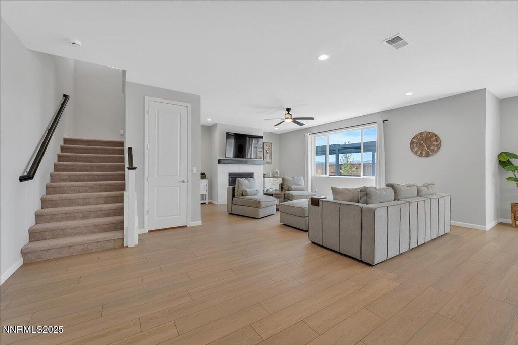 Sparks, Nevada, 89436, United States, 5 Bedrooms Bedrooms, ,3.5 BathroomsBathrooms,Residential,Forsale,1910318