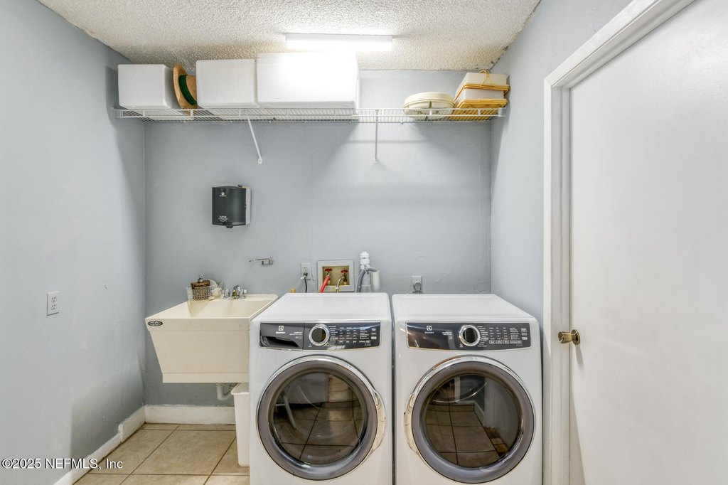 Palatka, Florida, 32177, United States, 4 Bedrooms Bedrooms, ,3 BathroomsBathrooms,Residential,Forsale,1914478