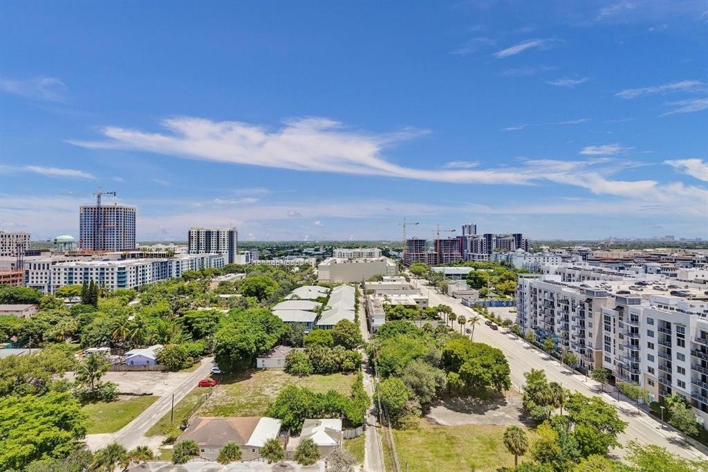 Fort Lauderdale, Florida, 33301, United States, 2 Bedrooms Bedrooms, ,2.5 BathroomsBathrooms,Residential,Forsale,1927578