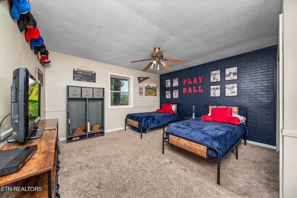 Crossville, Tennessee, 38555, United States, 3 Bedrooms Bedrooms, ,3.5 BathroomsBathrooms,Residential,Forsale,1929845