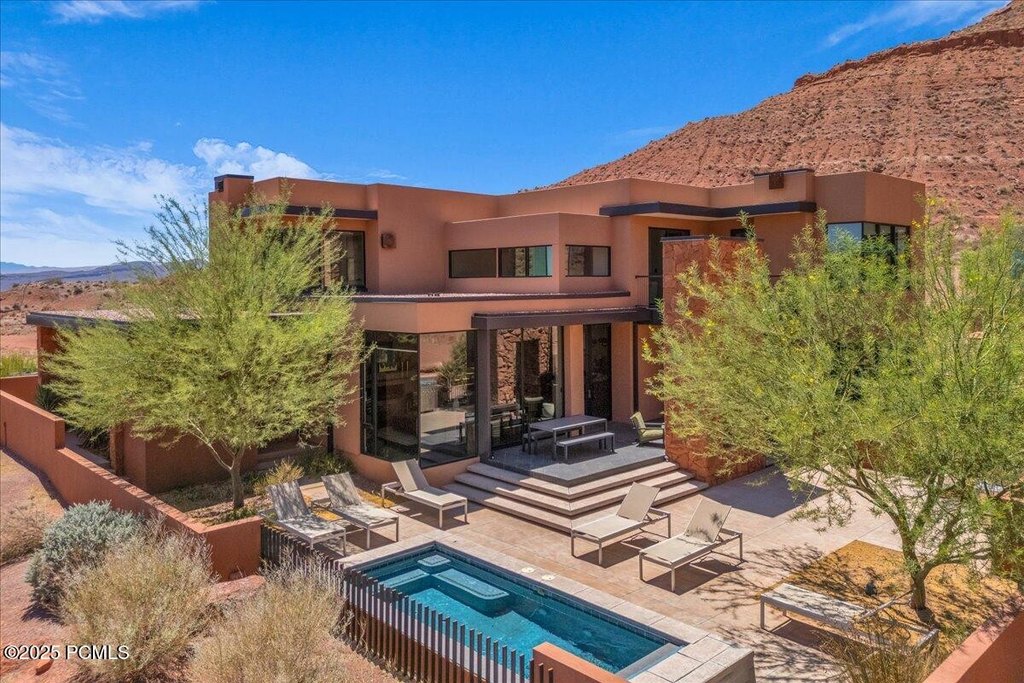 Ivins, Utah, 84738, United States, 5 Bedrooms Bedrooms, ,5.5 BathroomsBathrooms,Residential,Forsale,1994168