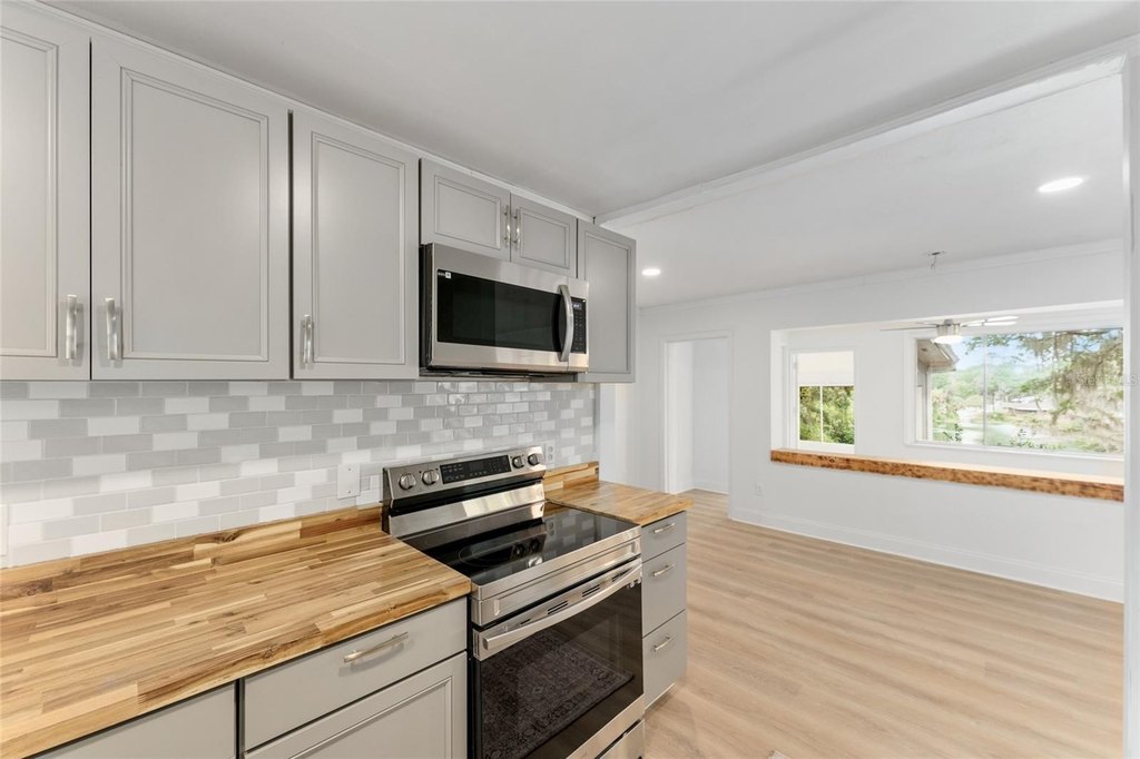 DUNNELLON, Florida, 34432, United States, 3 Bedrooms Bedrooms, ,3 BathroomsBathrooms,Residential,Forsale,2003999