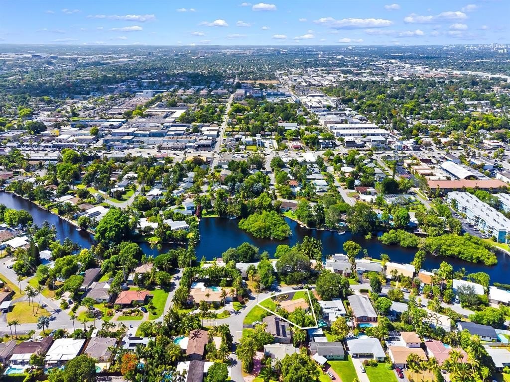 Wilton Manors, Florida, 33334, United States, 2 Bedrooms Bedrooms, ,2 BathroomsBathrooms,Residential,Forsale,1927556