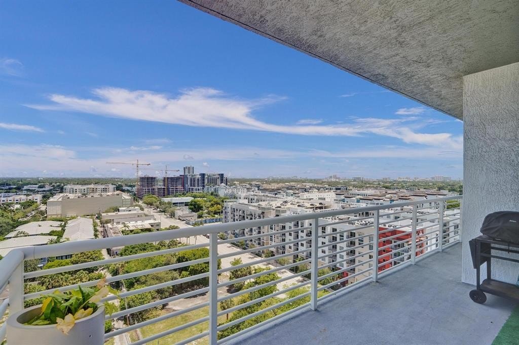 Fort Lauderdale, Florida, 33301, United States, 2 Bedrooms Bedrooms, ,2.5 BathroomsBathrooms,Residential,Forsale,1927578