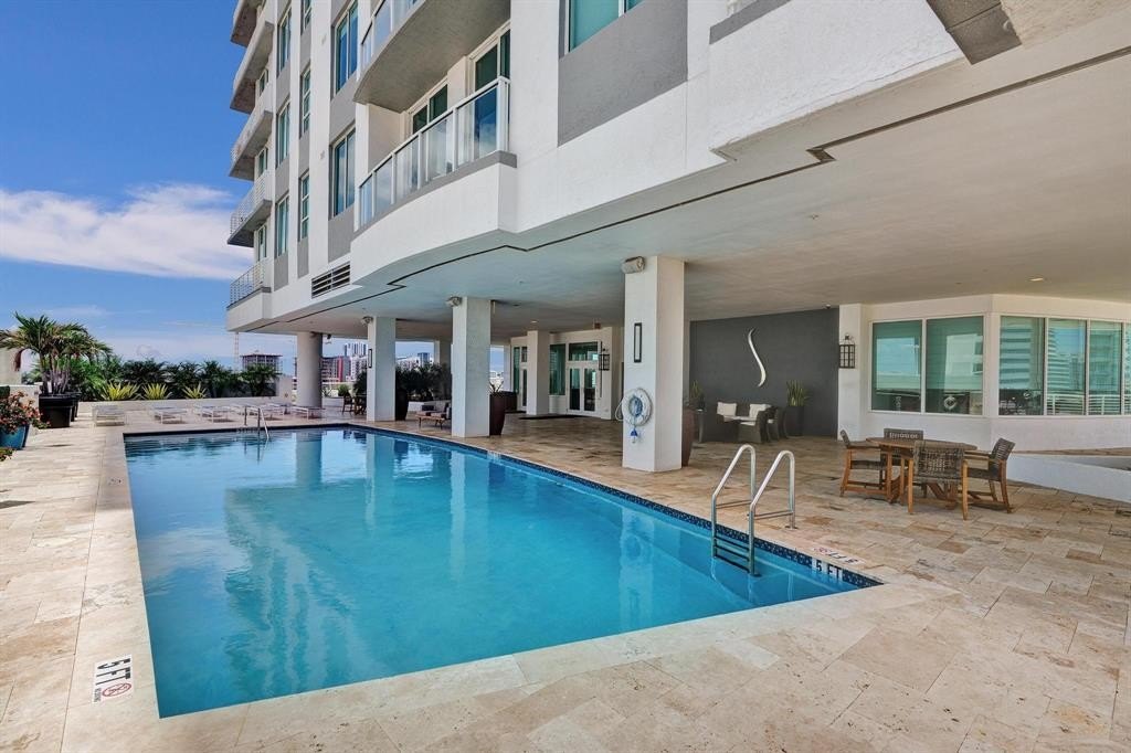 Fort Lauderdale, Florida, 33301, United States, 2 Bedrooms Bedrooms, ,2.5 BathroomsBathrooms,Residential,Forsale,1927578